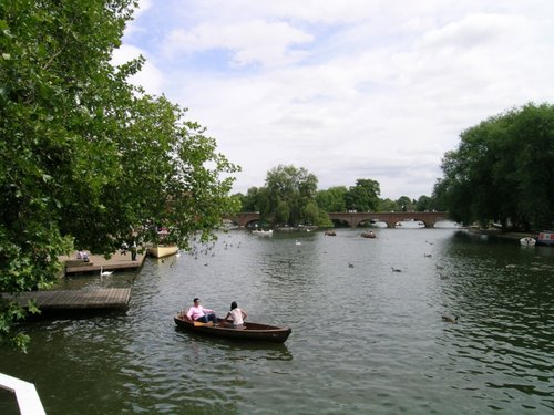 View of the Avon, Stratford. 24 July 04