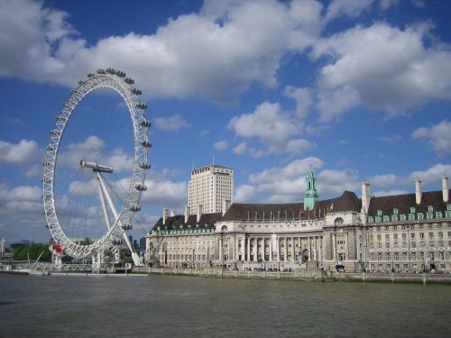 BA London Eye and the County Hall