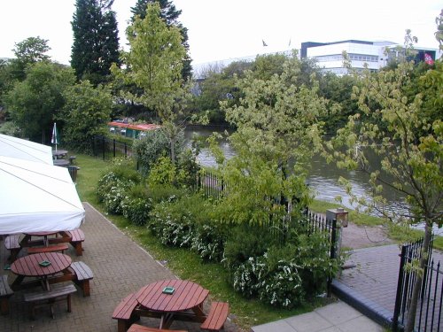 View over the garden and Grand Union Canal from The Black Horse Pub, Greenford in June 2005