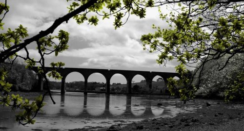 The Railbridge crossing Forder Estuary at Saltash: Saltash, Cornwall, England