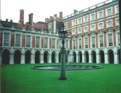 London - Hampton Court Palace