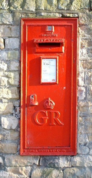 Wall mounted GR Postbox, Nettleham Road, Lincoln.
