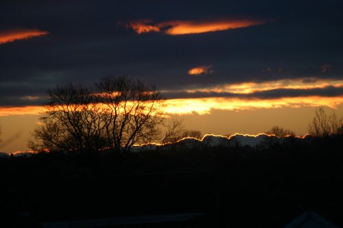 Let the sun go down. Taken in Barwell, Leicestershire, with canon eos 300d
by Mark Brown