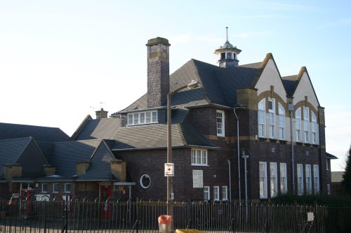 The best school in the world Barwell townend road.
taken with canon eos300d.