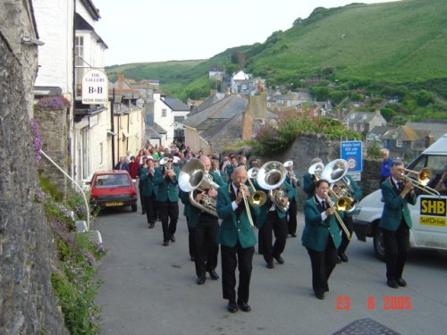 Port Isaac, Cornwall - dancing up the hill to 'The Floral Dance'