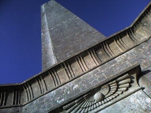 Wellington Monument from another angle