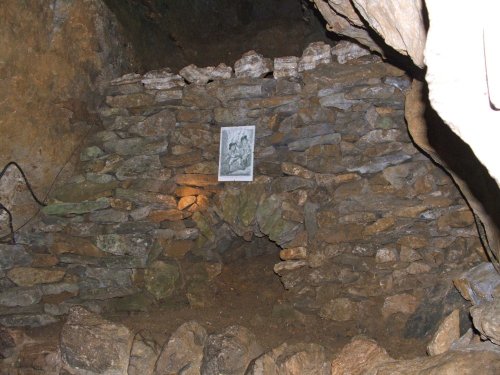 Inside the Blue John Cavern (04-05-2006)
