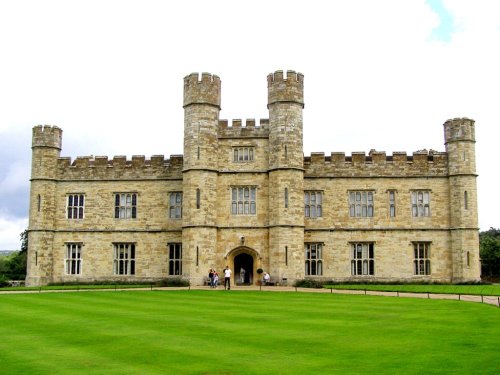 Leeds Castle - Front view of New Castle (Kent)