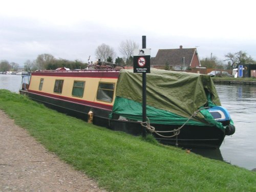 Home on the canal at Slimbridge, Gloucestershire
