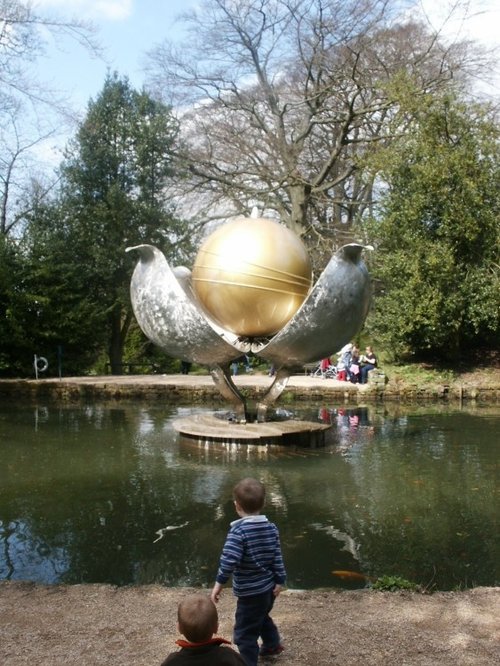 Derbyshire; Chatsworth Garden; 'Revelation' fountain 2004