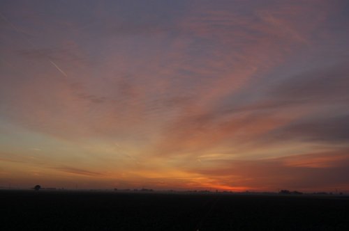 A beautiful sunrise looking across the fields from Sibsey nr Boston, facing towards Old Leake