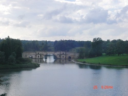 The lake at Blenheim Palace. September 2006.