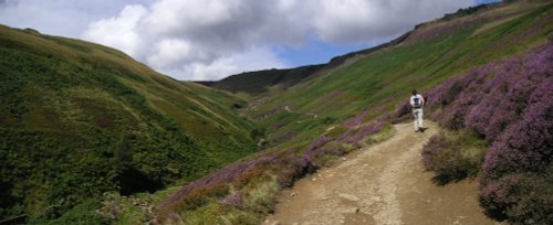 Peak District National Park, Derbyshire: Edale and the Kinder Plateau.