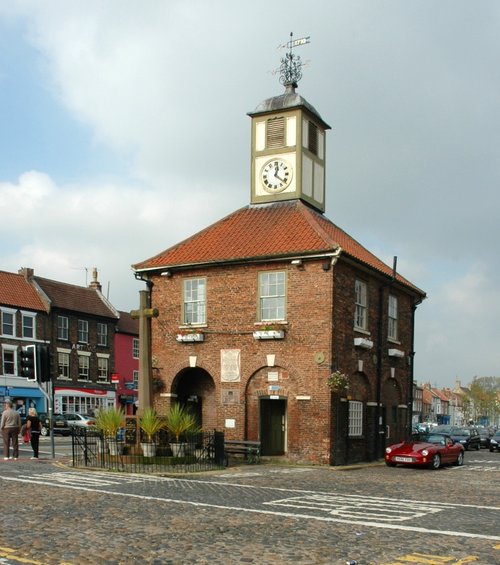 "Yarm Town Hall, High Street, Yarm, Cleveland, Teesside." by Roz