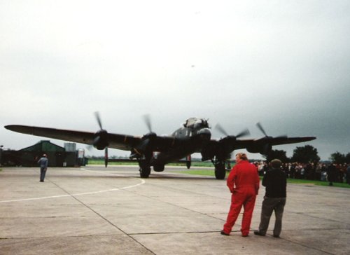 East Kirkby Aviation Centre
A day when a Lancaster Bomber taxied down the run way