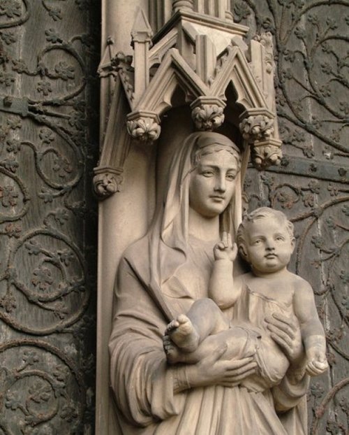 Mary and Child, West Door, Lichfield Cathedral, Lichfield, Staffordshire