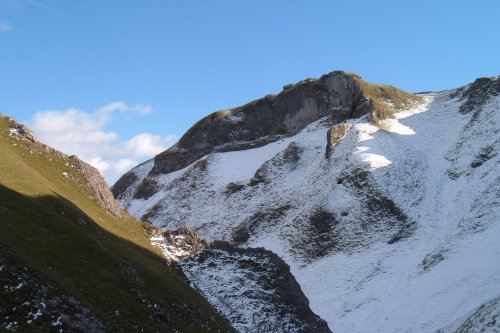 Wynetts Pass in winter, near Castleton, Derbyshire.