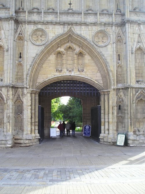 Bury St Edmunds Abbey Great Gate - 14th century gatehouse