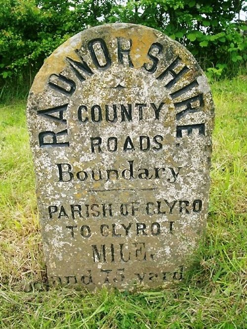 Boundary-cum-milestone at the Radnorshire end of Hay Bridge