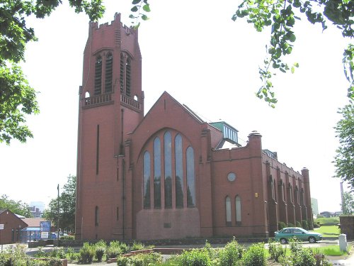St Thomas's Church, St Helens (May 2006)