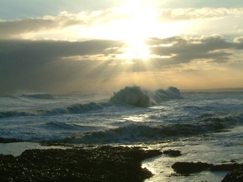 Heavy seas off the Heugh Break water