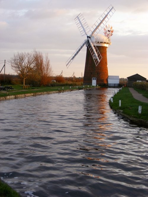 Horsey Mill, late afternnon in Autumn