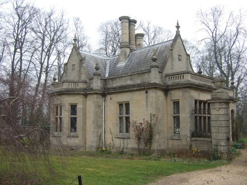 Gatehouse to Rauceby Hall