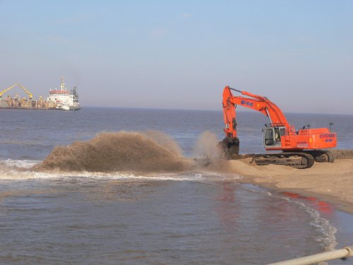 Beach re-nourishment, Anderby Creek, Lincolnshire - Jun 05