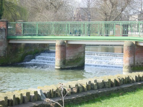 The wier on Bedford river
