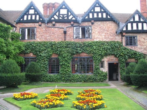 Baddesley Clinton Manor, interior garden & south wing