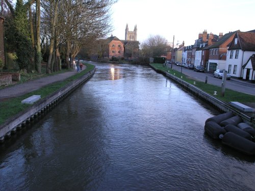 Evening on the canal at Newbury, Berkshire