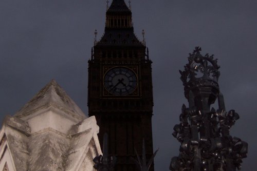 Big Ben through the Gate