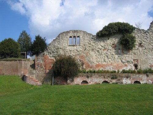 Inside Wallingford Castle Gardens