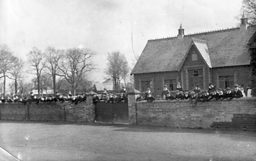 Barton le Clay School 1906