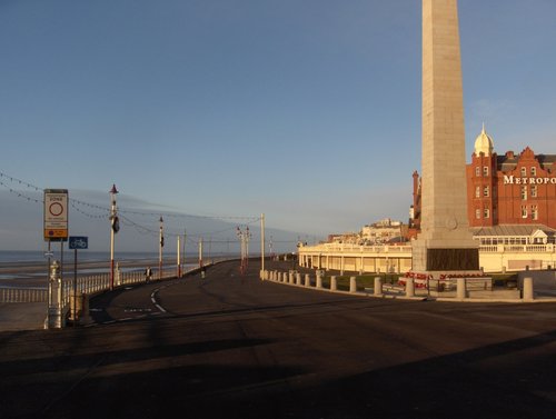 Setting sunshine near the North Pier - Blackpool - November 2008