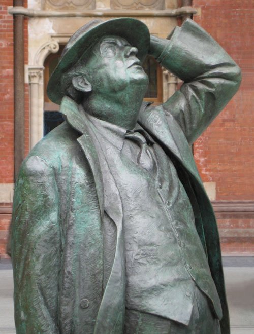 Statue of Sir John Betjeman, St.Pancras Station