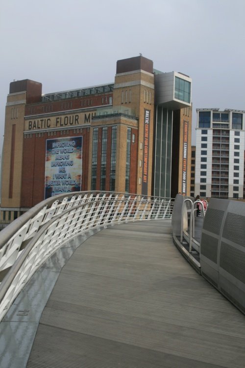 Walk over the Millenium Bridge