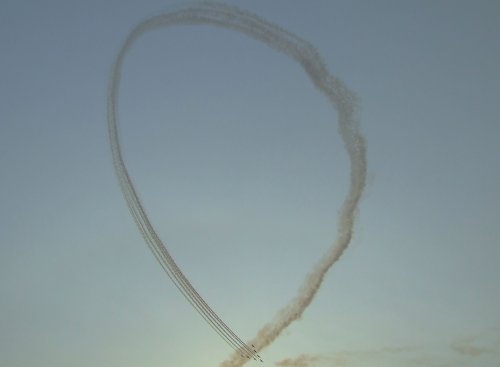 Smokey sky, Red Arrows fashion.