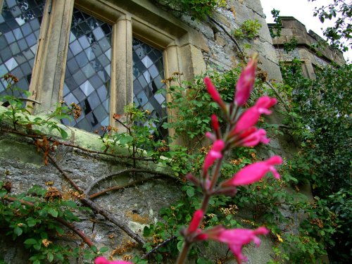 Mullioned window, Haddon Hall