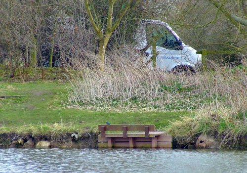 My first kingfisher picture of 2009
