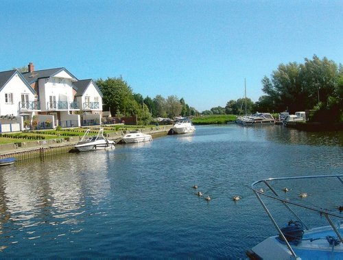 River Chet at Loddon