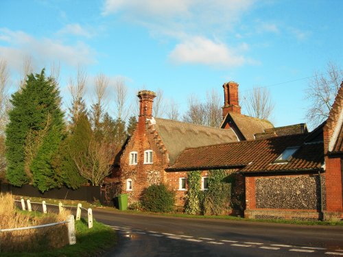 Yelverton thatched cottage
