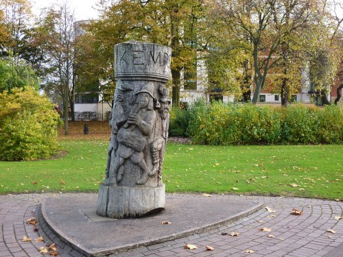 On the lean, in Chapelfield Gardens