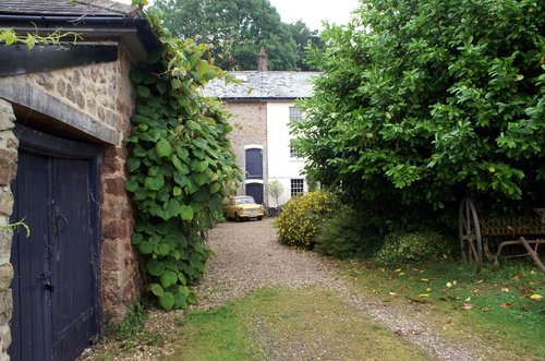 The path to the Museum.