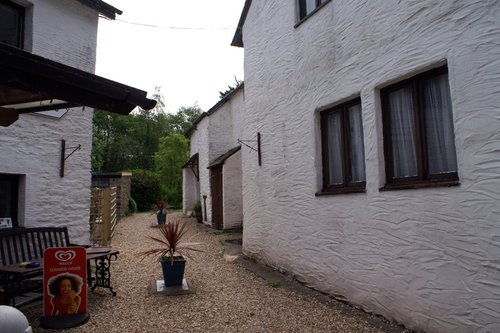 Path to the gardens.