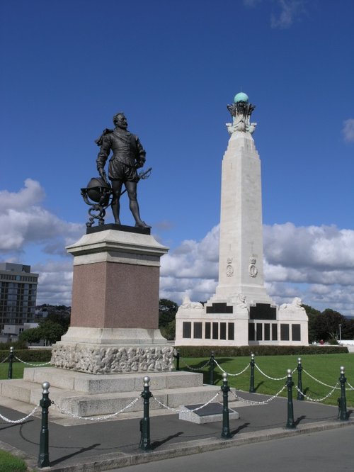 Drake Memorial and War Memorial, Plymouth Hoe