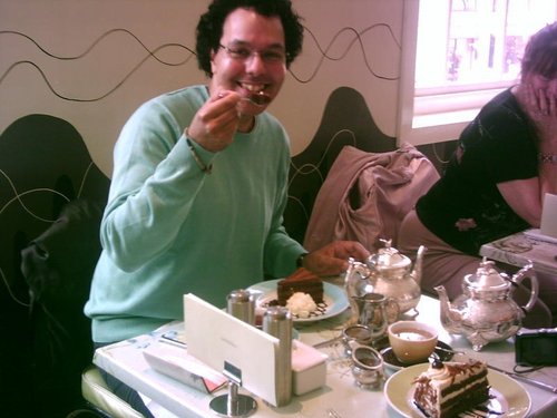 A few grams of finesse in a world of brutes