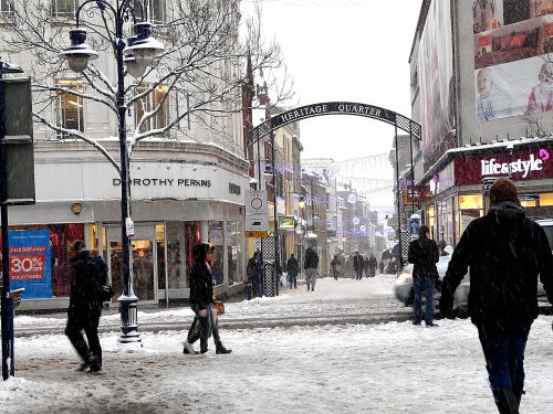 A snowy day in Gravesend town centre