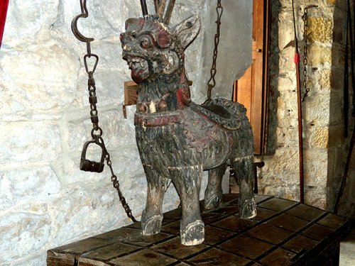 Chillingham Castle Hall Chinese dog