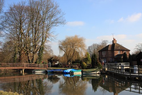 Shiplake Lock